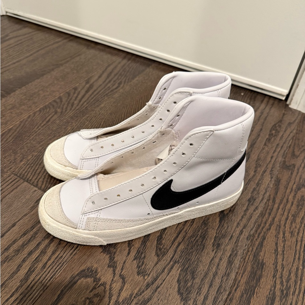 Womens Nike Blazer Hightop Sneaker Size 7.5